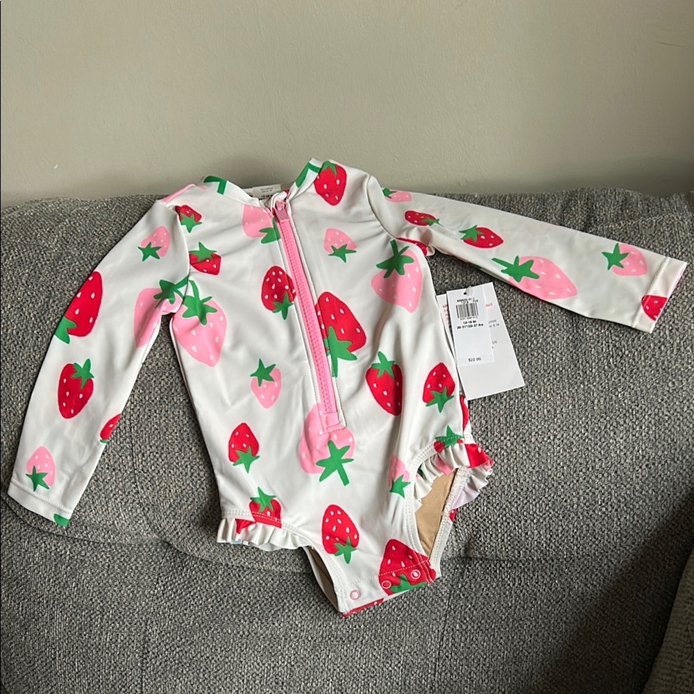 Old Navy Strawberry Print Long Sleeve Rashguard Swimsuit, 12-18 months. NWT